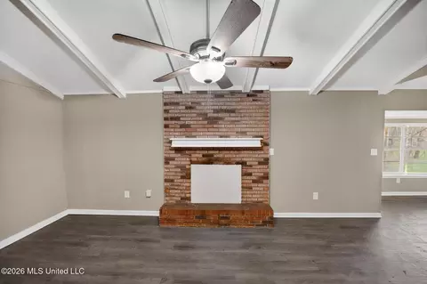 Living - 1062 Autumn St, Jackson, MS 39212 photo 9 of 9