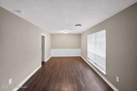 Living - 1062 Autumn St, Jackson, MS 39212 photo 2 of 9