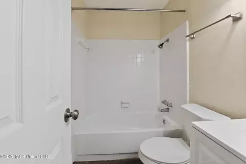 Bath - 1062 Autumn St, Jackson, MS 39212 photo 1 of 4