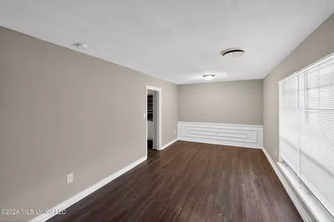 Living - 1062 Autumn St, Jackson, MS 39212 photo 6 of 9