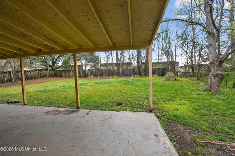 Exterior - 1062 Autumn St, Jackson, MS 39212 photo 3 of 6