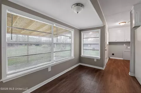 Entry Way - 1062 Autumn St, Jackson, MS 39212 photo 4 of 4