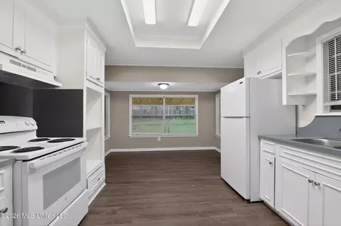 Entry Way - 1062 Autumn St, Jackson, MS 39212 photo 3 of 4