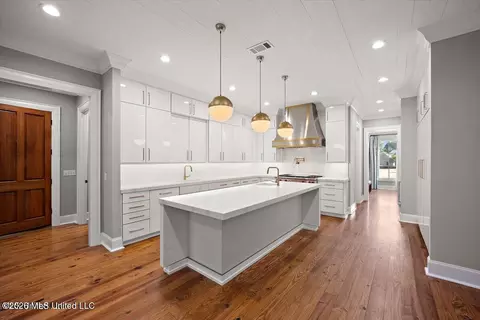 Kitchen - 404 Edgewood Ln, Madison, MS 39110 photo 2 of 7