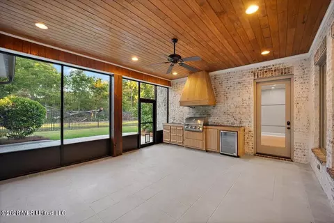 Exterior - 404 Edgewood Ln, Madison, MS 39110 photo 3 of 8