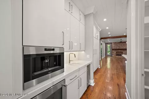Entry Way - 404 Edgewood Ln, Madison, MS 39110 photo 1 of 9