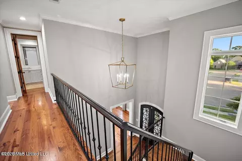 Entry Way - 404 Edgewood Ln, Madison, MS 39110 photo 6 of 9