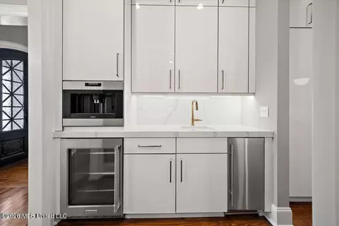 Kitchen - 404 Edgewood Ln, Madison, MS 39110 photo 6 of 7