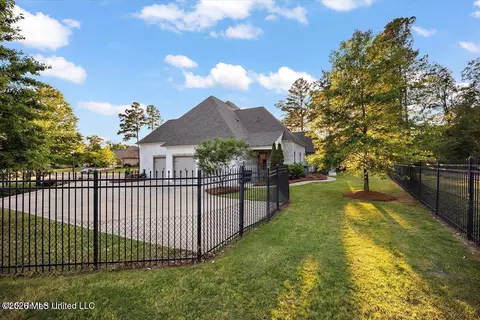 Exterior - 404 Edgewood Ln, Madison, MS 39110 photo 7 of 8