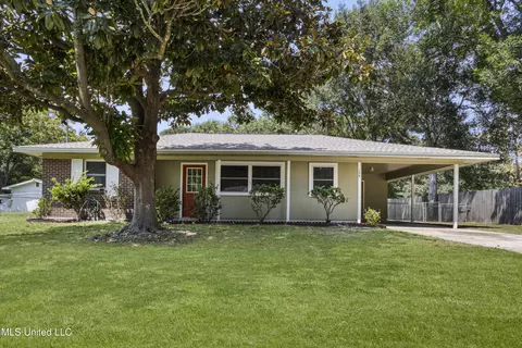 148 Lafayette Cir, Ocean Springs, MS 39564