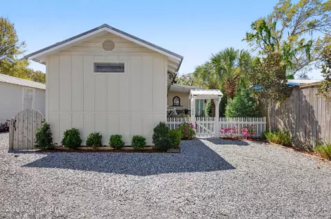 104 Boudin Ln, Bay Saint Louis, MS 39520