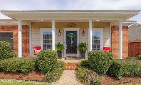 Exterior - 677 Parker Pl, Brandon, MS 39042 photo 6 of 8