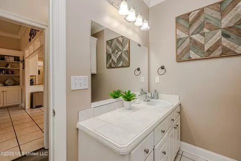 Bath - 677 Parker Pl, Brandon, MS 39042 photo 5 of 6