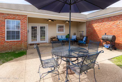 Exterior - 677 Parker Pl, Brandon, MS 39042 photo 7 of 8