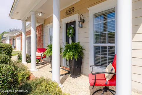 Exterior - 677 Parker Pl, Brandon, MS 39042 photo 2 of 8