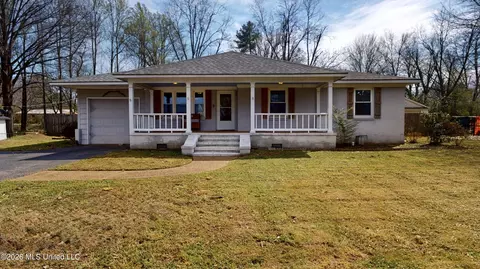 665 Salem Ave, Holly Springs, MS 38635