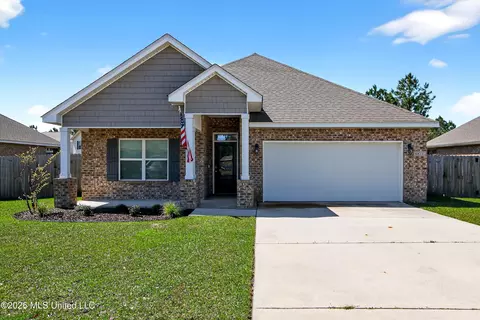 6821 Sweetclover Dr, Ocean Springs, MS 39564