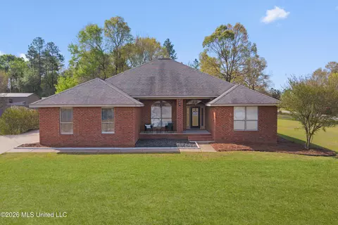 6 E Deerwood Dr, Perkinston, MS 39573