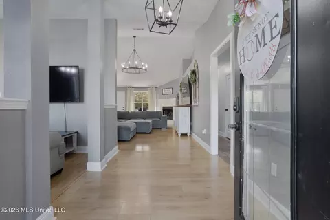 Entry Way - 6 E Deerwood Dr, Perkinston, MS 39573 photo 2 of 6