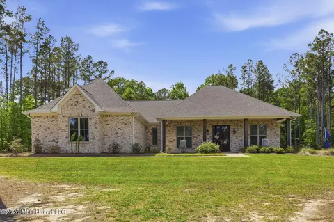 Exterior - 154 Fallen Oak Dr, Brandon, MS 39047 photo 3 of 13