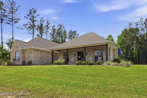 Exterior - 154 Fallen Oak Dr, Brandon, MS 39047 photo 4 of 13