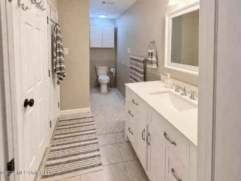 Bath - 3912 Juniper St, Moss Point, MS 39563 photo 2 of 4