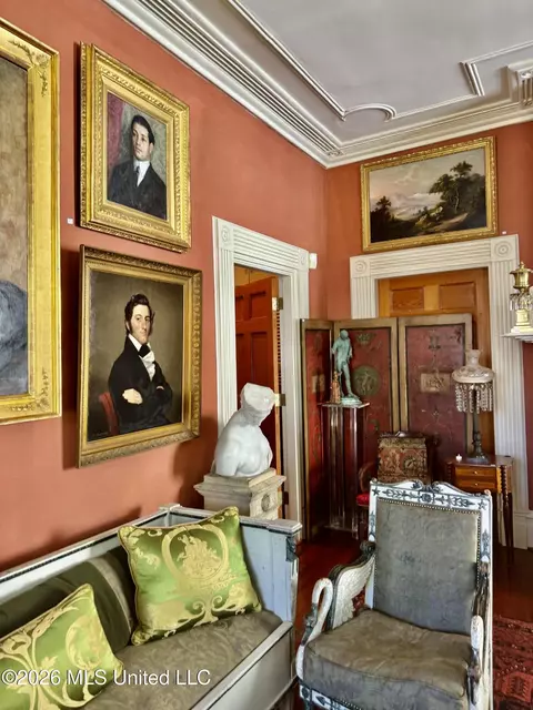 Entry Way - 606 State St, Natchez, MS 39120 photo 1 of 1