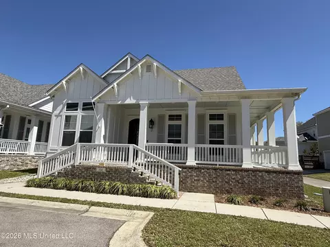 104 Whispering Oaks Dr, Pass Christian, MS 39571