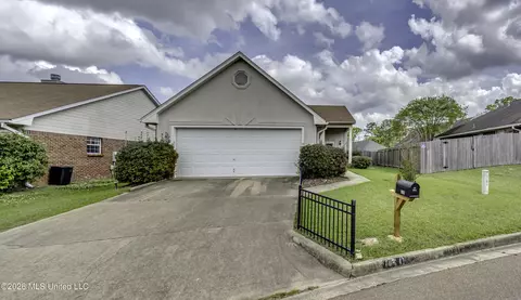 130 Meade Ln, Pearl, MS 39208