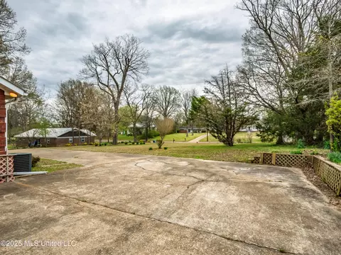 Exterior - 313 N Main St, Sardis, MS 38666 photo 4 of 23