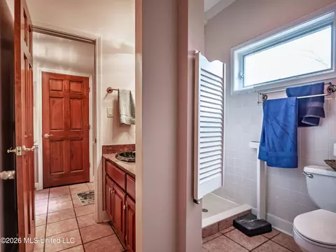 Bath - 313 N Main St, Sardis, MS 38666 photo 2 of 8