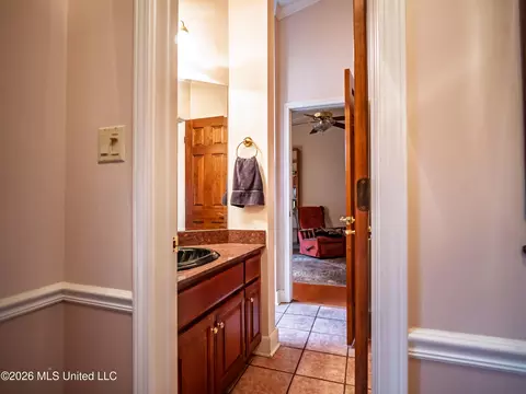 Entry Way - 313 N Main St, Sardis, MS 38666 photo 3 of 4