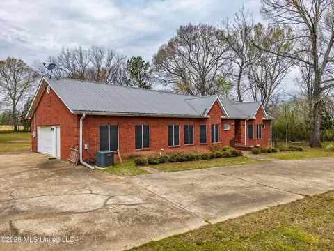 Exterior - 313 N Main St, Sardis, MS 38666 photo 20 of 23