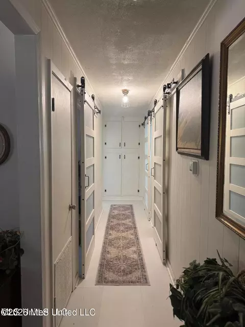 Entry Way - 916 E College Ave, Wiggins, MS 39577 photo 3 of 3