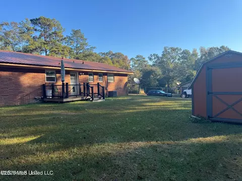 Exterior - 916 E College Ave, Wiggins, MS 39577 photo 1 of 3