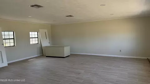Living - 816 Marion Blvd, Forest, MS 39074 photo 2 of 2