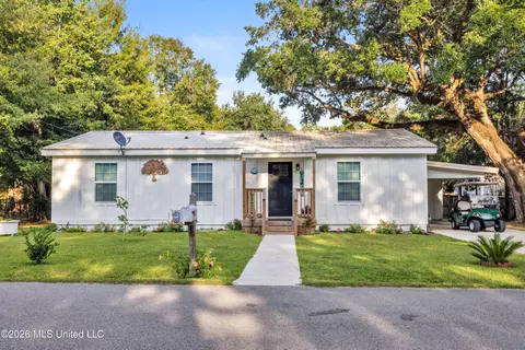214 Simon Blvd, Ocean Springs, MS 39564
