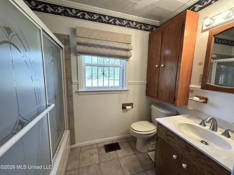 Bath - 3656 Mississippi 16, Canton, MS 39046 photo 1 of 1