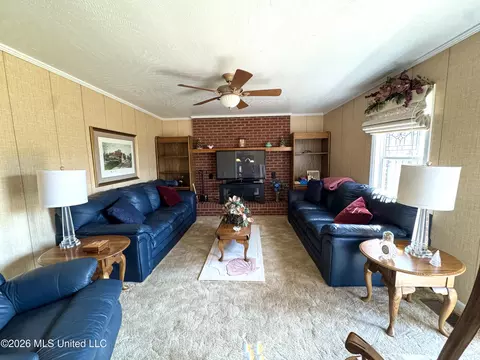 Living - 3656 Mississippi 16, Canton, MS 39046 photo 1 of 2