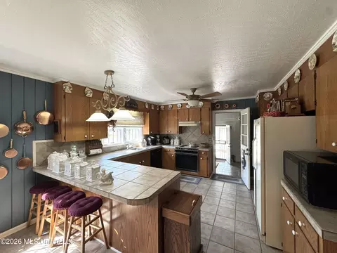 Kitchen - 3656 Mississippi 16, Canton, MS 39046 photo 1 of 2