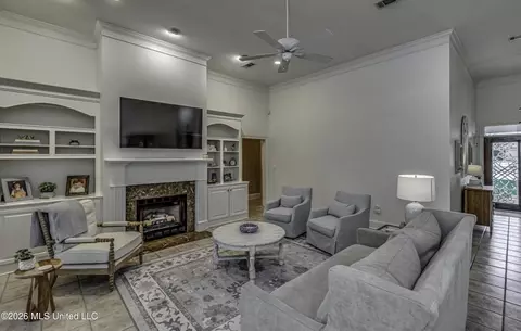 Living - 302 Sarah Cv, Brandon, MS 39047 photo 2 of 3