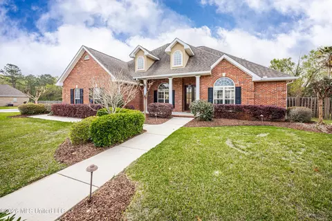 6212 Olde Magnolia Dr, Ocean Springs, MS 39564