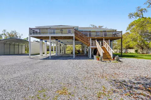 10097 Old Nicholson Rd, Bay Saint Louis, MS 39520