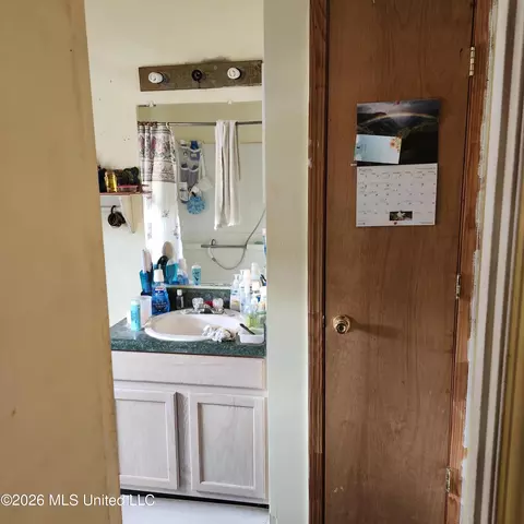 Bath - 19211 Eldridge Dr, Saucier, MS 39574 photo 3 of 7