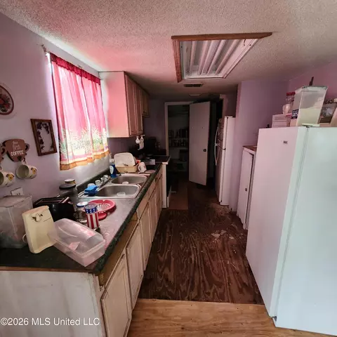Kitchen - 19211 Eldridge Dr, Saucier, MS 39574 photo 1 of 2