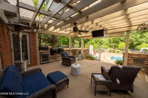 Exterior - 1290 S Robertson Rd, Hernando, MS 38632 photo 6 of 9