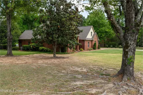 Exterior - 1290 S Robertson Rd, Hernando, MS 38632 photo 3 of 7