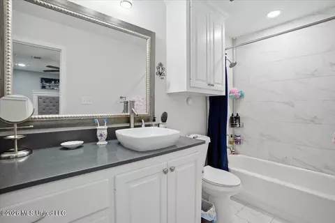 Bath - 3683 Wilcox Dr, Pearl, MS 39208 photo 2 of 2
