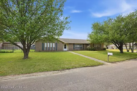 3683 Wilcox Dr, Pearl, MS 39208