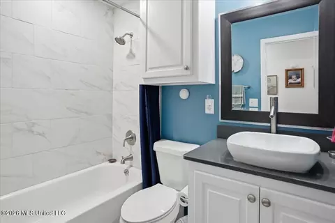 Bath - 3683 Wilcox Dr, Pearl, MS 39208 photo 1 of 2